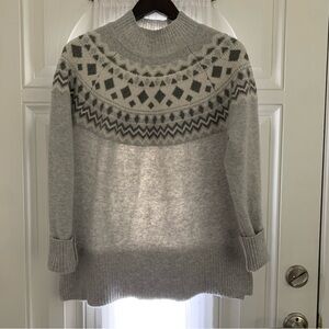 Tahari Gray Patterned Turtleneck Sweater